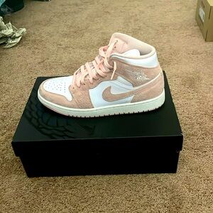 Jordan 1 mid se